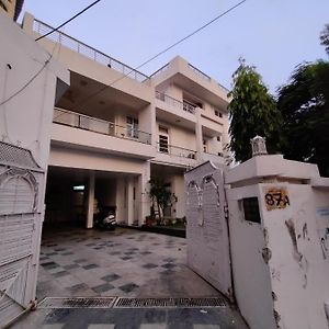 House No 87A